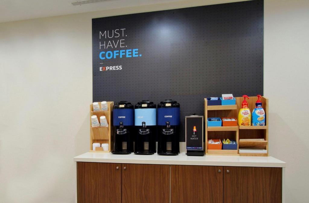 Holiday Inn Express Toronto East - Scarborough By Ihg Esterno foto