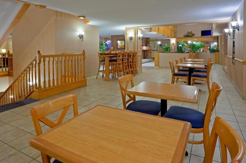 Holiday Inn Express Toronto East - Scarborough By Ihg Esterno foto