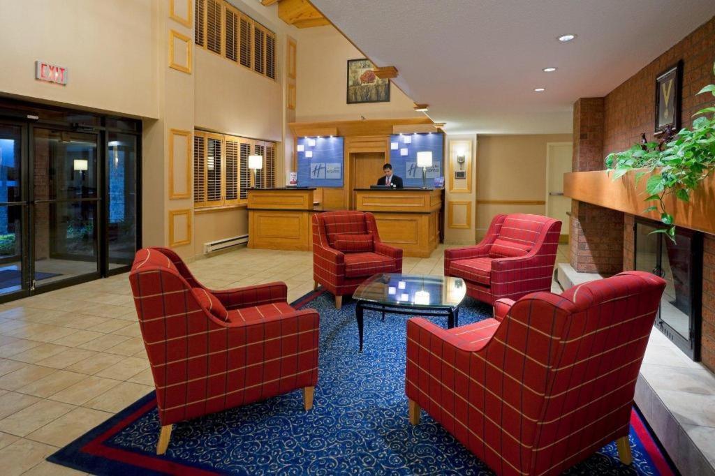 Holiday Inn Express Toronto East - Scarborough By Ihg Esterno foto