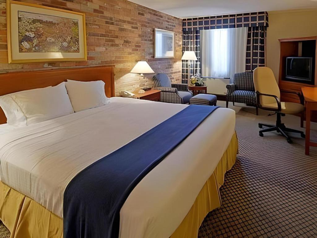 Holiday Inn Express Toronto East - Scarborough By Ihg Esterno foto