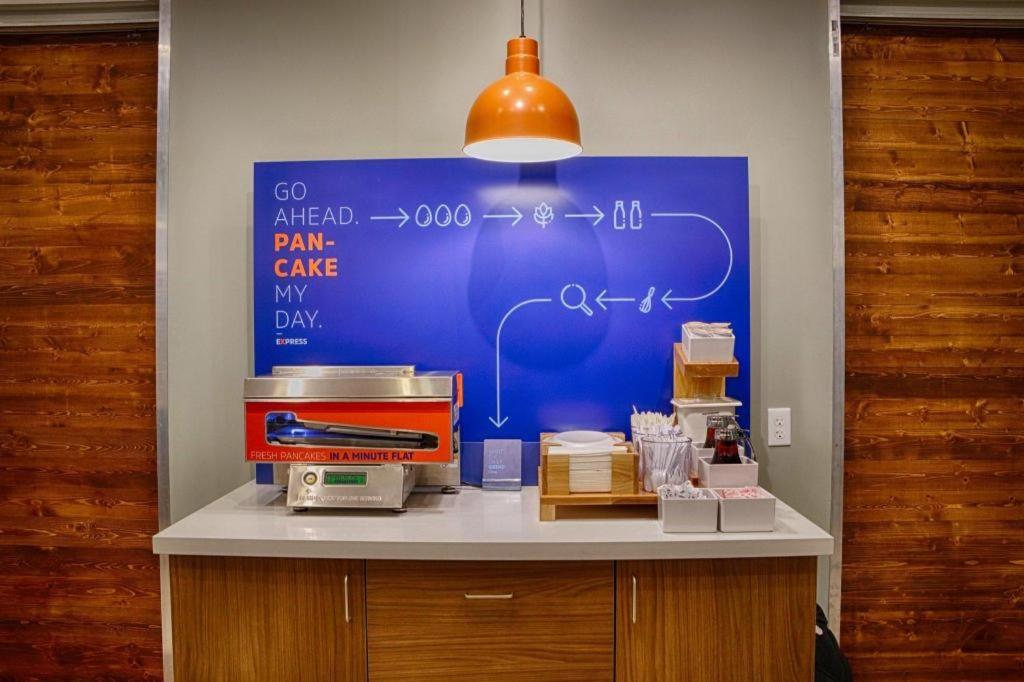 Holiday Inn Express Toronto East - Scarborough By Ihg Esterno foto