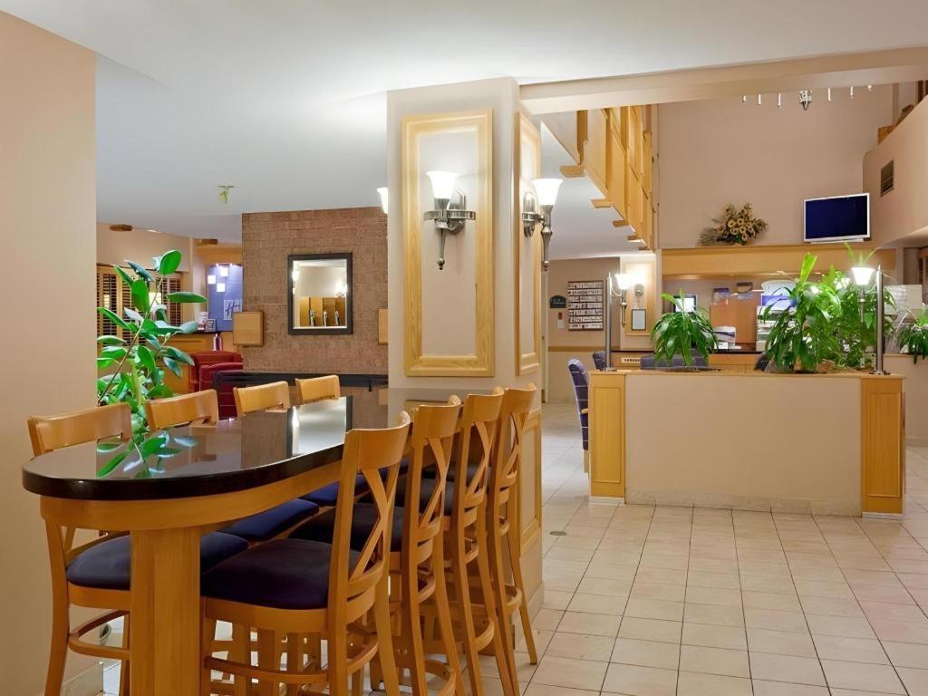 Holiday Inn Express Toronto East - Scarborough By Ihg Esterno foto