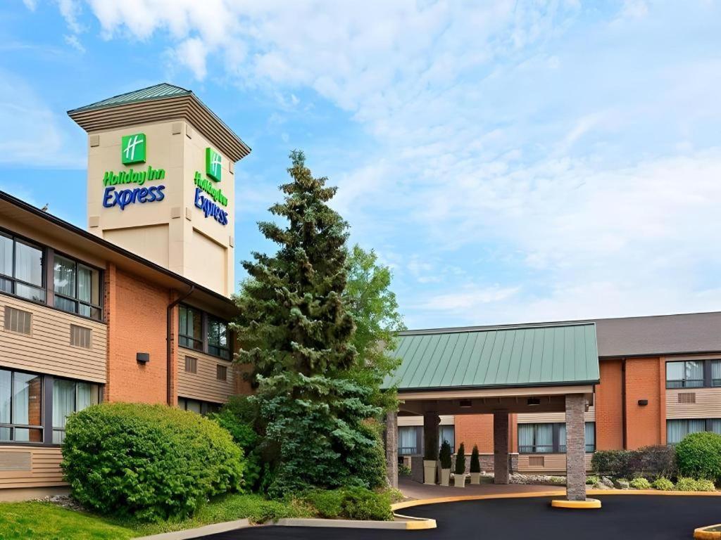 Holiday Inn Express Toronto East - Scarborough By Ihg Esterno foto